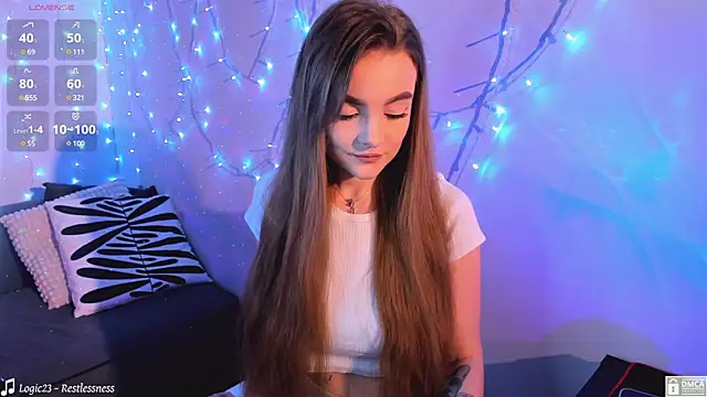 Snapshot of xwiuiwx chatting on February 22, 7:36 pm xwiuiwx online show from February 22, 7:36 pm