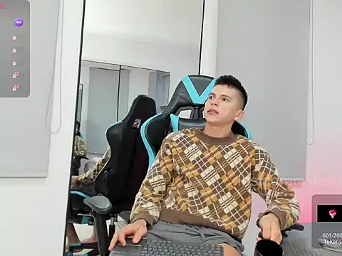 Snapshot of Daddyrich4u chatting on November 13, 11:36 pm Daddyrich4u online show from November 13, 11:36 pm