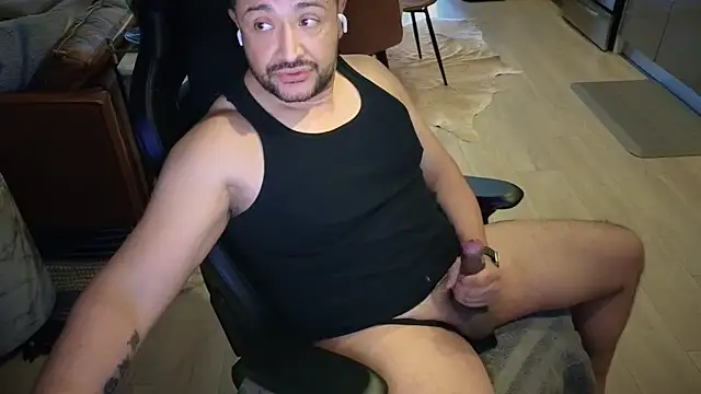 HungandThickLatin online show from November 20, 12:33 am