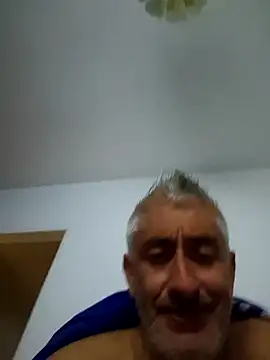 Snapshot of cuci45 chatting on June 27, 12:04 am cuci45 online show from June 27, 12:04 am