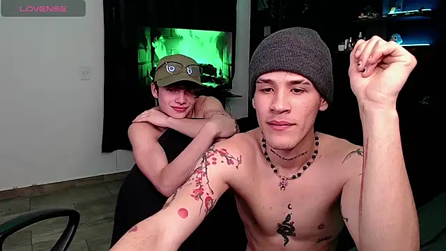 Snapshot of andybxby chatting on January 8, 9:12 pm andybxby online show from January 8, 9:12 pm