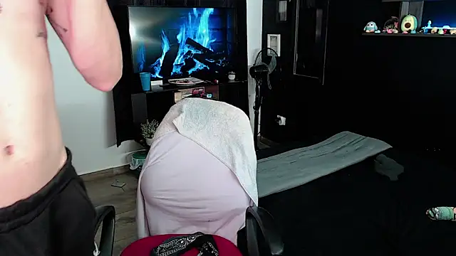 Snapshot of andybxby chatting on March 15, 8:54 pm andybxby online show from March 15, 8:54 pm