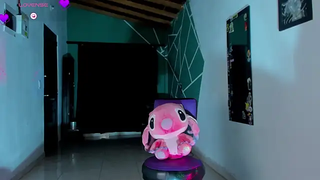 Snapshot of ink_demonxxx chatting on March 7, 3:29 am ink demonxxx online show from March 7, 3:29 am