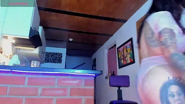 Snapshot of ink_demonxxx chatting on September 26, 3:21 am ink demonxxx online show from September 26, 3:21 am