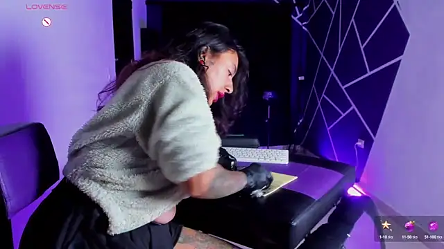 Snapshot of ink_demonxxx chatting on October 2, 7:15 am ink demonxxx online show from October 2, 7:15 am