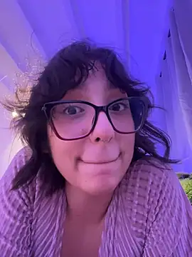 aurora xoxo online show from December 21, 7:45 am