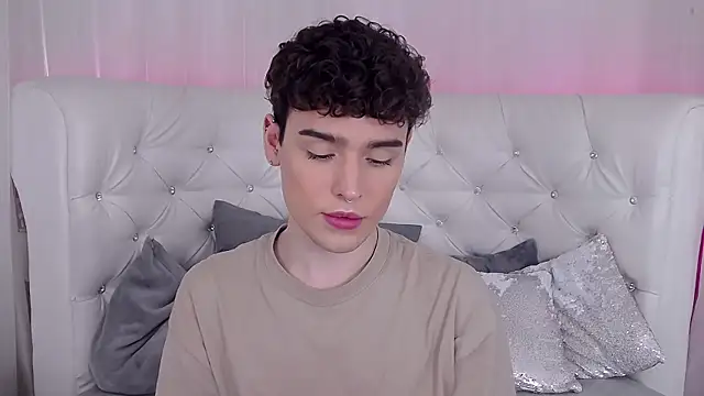 RobbyCharming online show from October 11, 4:33 am