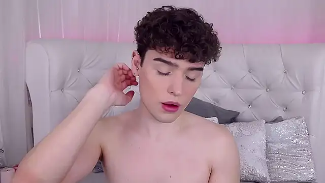 RobbyCharming online show from October 19, 3:51 am