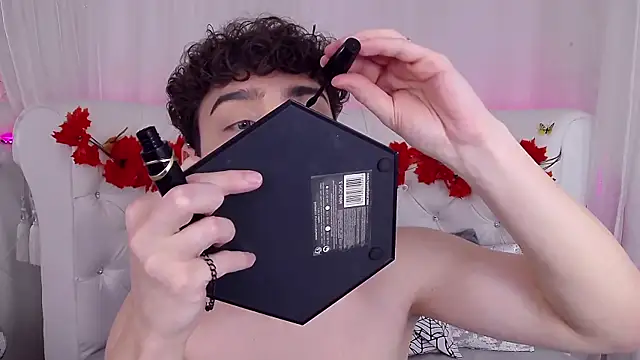 RobbyCharming online show from November 1, 3:30 am