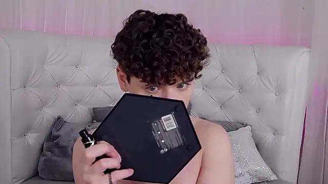 RobbyCharming online show from January 17, 4:06 am