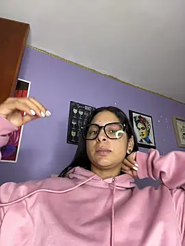 Snapshot of charlotte_stevenss_ chatting on February 9, 12:36 am charlotte stevenss online show from February 9, 12:36 am