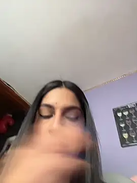 Snapshot of charlotte_stevenss_ chatting on February 13, 1:40 pm charlotte stevenss online show from February 13, 1:40 pm