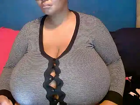 Snapshot of CUTEFIRMMELONSS chatting on March 11, 3:37 am CUTEFIRMMELONSS online show from March 11, 3:37 am