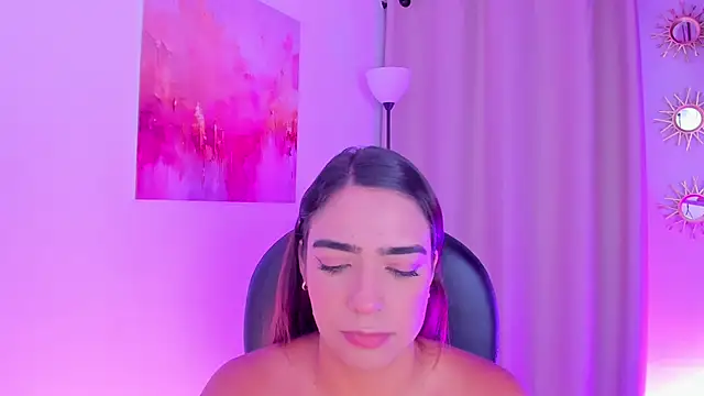 Snapshot of MariamRivera_ chatting on March 2, 12:57 am MariamRivera online show from March 2, 12:57 am
