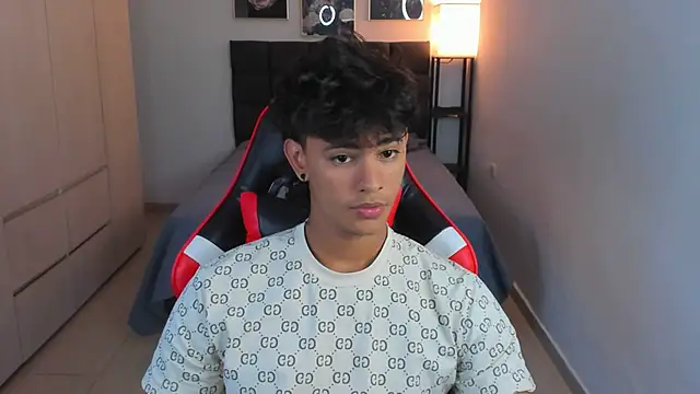 Snapshot of eren_lord chatting on February 7, 10:30 pm eren lord online show from February 7, 10:30 pm