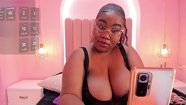 Darnellqueen online show from February 3, 4:32 am