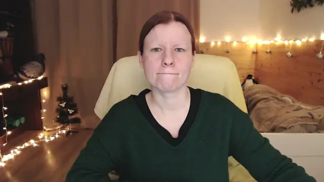 Snapshot of Exponent_5 chatting on February 24, 10:14 pm Exponent 5 online show from February 24, 10:14 pm