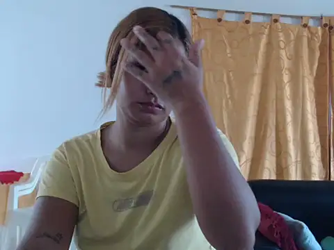 kiara red4 online show from June 12, 1:32 pm