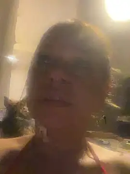 Snapshot of MilfClarett chatting on May 31, 2:20 am MilfClarett online show from May 31, 2:20 am