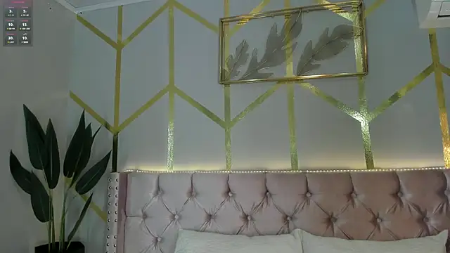 Snapshot of candy_beck chatting on December 5, 3:17 pm candy beck online show from December 5, 3:17 pm