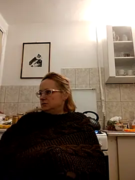 Snapshot of She-devilx chatting on February 18, 11:01 pm She-devilx online show from February 18, 11:01 pm