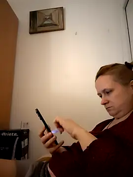 Snapshot of She-devilx chatting on February 23, 9:56 pm She-devilx online show from February 23, 9:56 pm