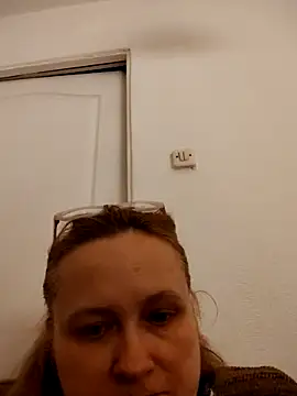 Snapshot of She-devilx chatting on April 11, 8:13 pm She-devilx online show from April 11, 8:13 pm