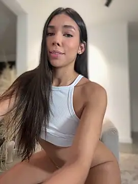 Snapshot of EllaSanz_ chatting on September 22, 9:28 pm EllaSanz online show from September 22, 9:28 pm