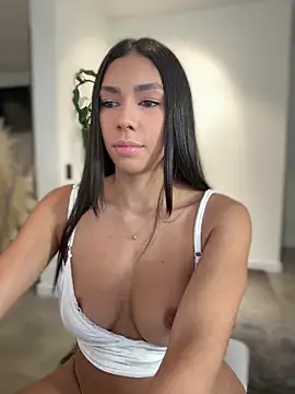 Snapshot of EllaSanz_ chatting on October 10, 9:14 pm EllaSanz online show from October 10, 9:14 pm