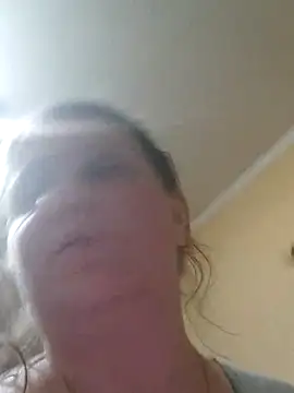 Snapshot of CumCpl chatting on February 15, 2:15 am CumCpl online show from February 15, 2:15 am