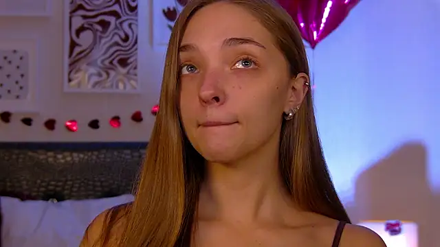 VirginieCruz online show from February 24, 5:33 pm