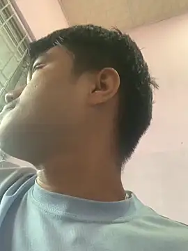 Snapshot of Hullax chatting on October 30, 2:46 am Hullax online show from October 30, 2:46 am