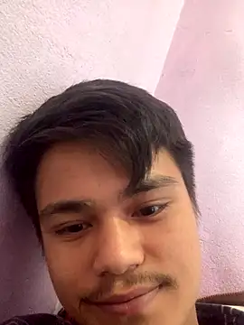 Snapshot of Hullax chatting on October 31, 3:07 am Hullax online show from October 31, 3:07 am