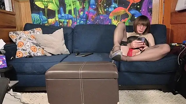Snapshot of sluttypumpkin420 chatting on April 4, 3:38 am sluttypumpkin420 online show from April 4, 3:38 am