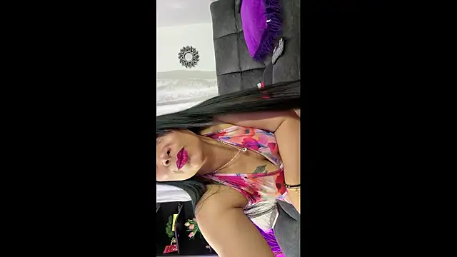 Karina Yang online show from February 23, 6:38 pm