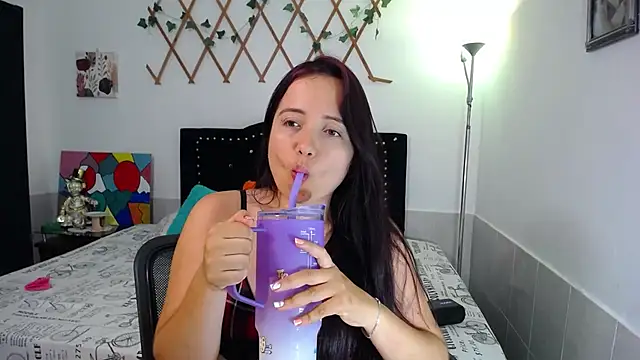 Snapshot of naughty_girl_4u chatting on June 29, 10:21 pm naughty girl 4u online show from June 29, 10:21 pm
