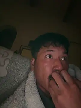 juniiorre online show from April 8, 7:03 pm