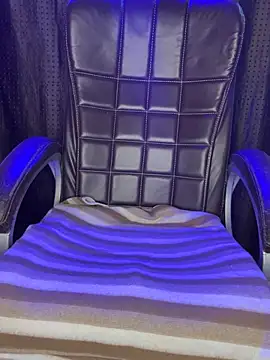 Snapshot of SCHOOL_Girl_0 chatting on December 18, 10:19 am SCHOOL Girl 0 online show from December 18, 10:19 am