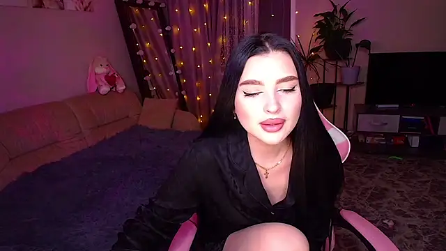   Malika   online show from November 28, 4:31 pm