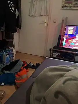 David19932908 online show from December 9, 8:23 pm