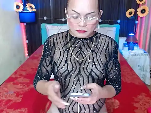 Snapshot of UrAsianPrincessDanie chatting on February 6, 3:48 pm UrAsianPrincessDanie online show from February 6, 3:48 pm