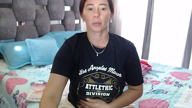 Snapshot of sara_hott_1 chatting on March 3, 3:51 pm sara hott 1 online show from March 3, 3:51 pm