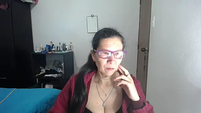 latin49 online show from October 29, 4:04 am