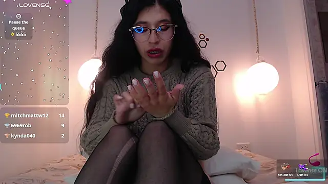 Snapshot of adriscute chatting on January 29, 2:19 am adriscute online show from January 29, 2:19 am