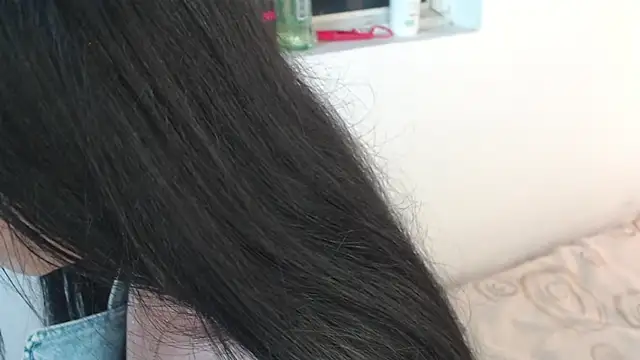 Snapshot of adriscute chatting on February 9, 3:11 am adriscute online show from February 9, 3:11 am