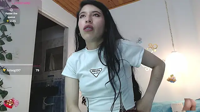 Snapshot of adriscute chatting on February 21, 11:32 pm adriscute online show from February 21, 11:32 pm