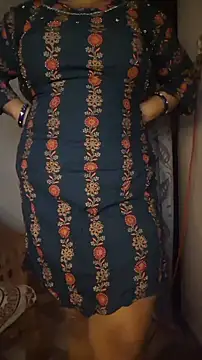 Snapshot of sassy_horny chatting on November 4, 9:25 pm sassy horny online show from November 4, 9:25 pm