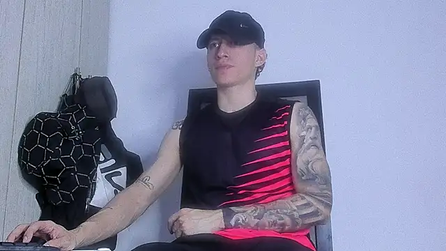 Snapshot of enzo_bvlgari chatting on January 9, 2:36 am enzo bvlgari online show from January 9, 2:36 am