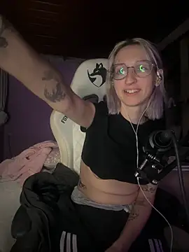 bunnydark00 online show from May 23, 4:29 am