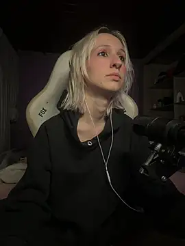 bunnydark00 online show from May 30, 2:41 am